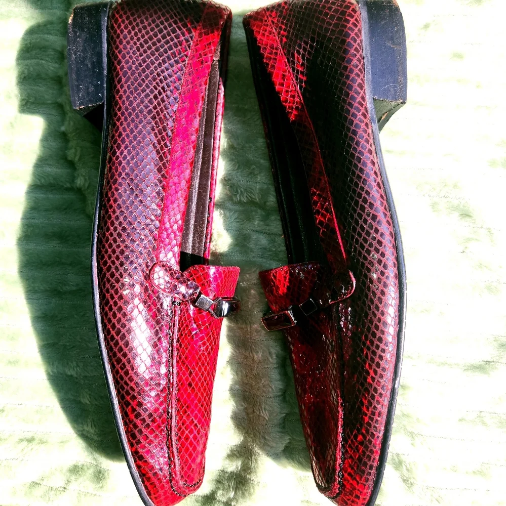 Stuart Weitzman Red Snakeskin Women's Slip-On Loafers w/Glossy Finish Sz. 10.5 - Picture 16 of 16